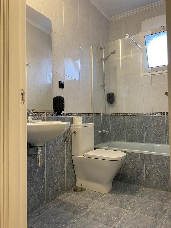 Belmonte Hostel Gijón Buitenkant foto